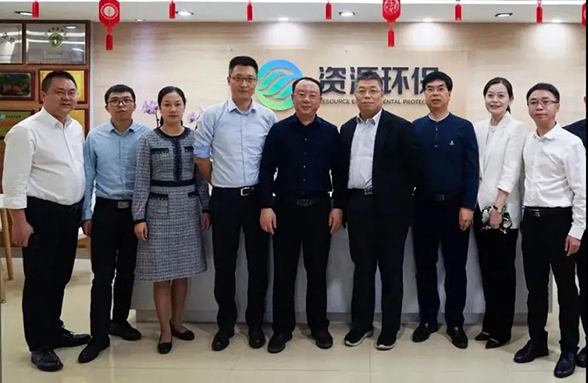 江西崇義縣委李國泉書記一行蒞臨資源環(huán)?？疾旖涣? /></div>
                                    <div   id=