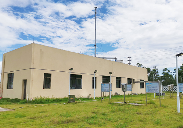 鶴山市第一座花園式地埋式污水處理廠<br />
<br />
國家財政部第四批PPP示范項目、江門市第一個以PPP模式建設(shè)的農(nóng)村污水處理設(shè)施項目。